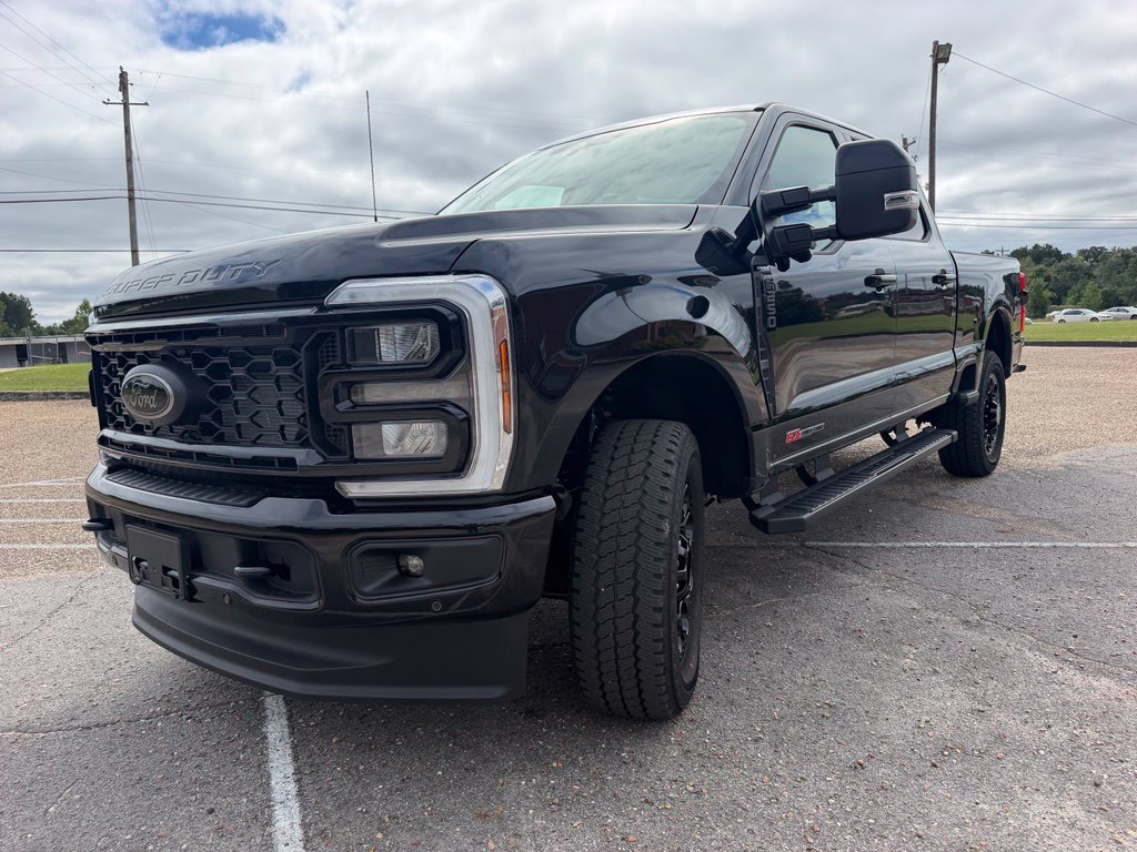 New 2026 Ford F250 Lariat w/ Black Appearance Package AWD/4WD image 1
