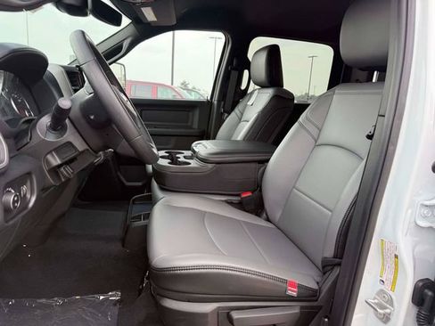 New 2026 RAM 2500 Tradesman AWD/4WD image 17