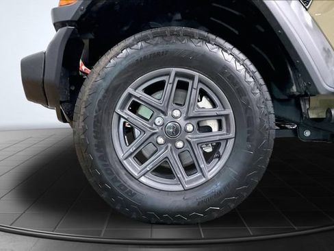 Used 2025 Jeep Wrangler Unlimited Sport AWD/4WD image 9