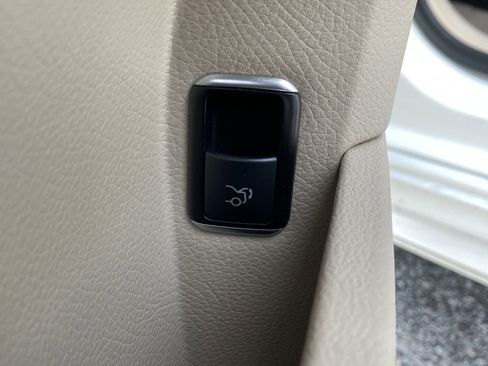 Used 2015 Mercedes-Benz E 350 E 350 Sport image 30