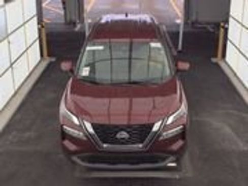 Used 2023 Nissan Rogue SV image 2