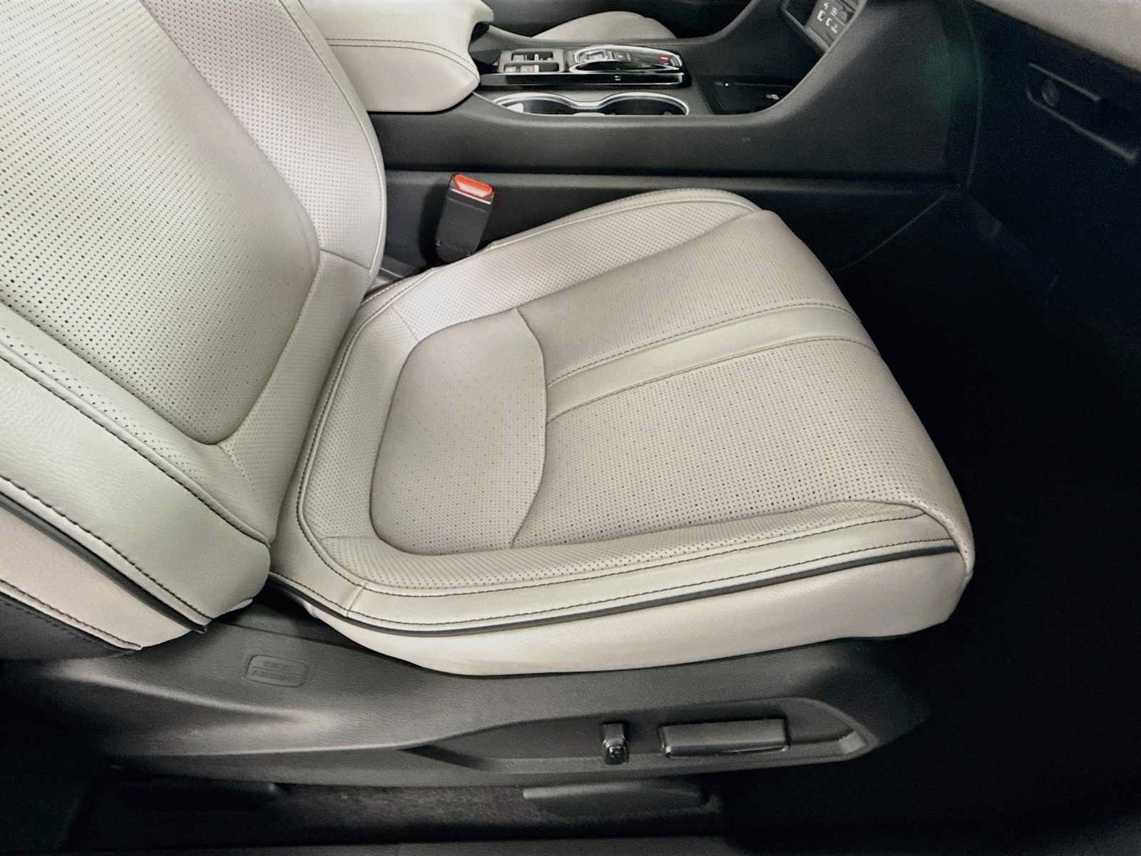 Certified 2024 Honda Pilot Elite image 39