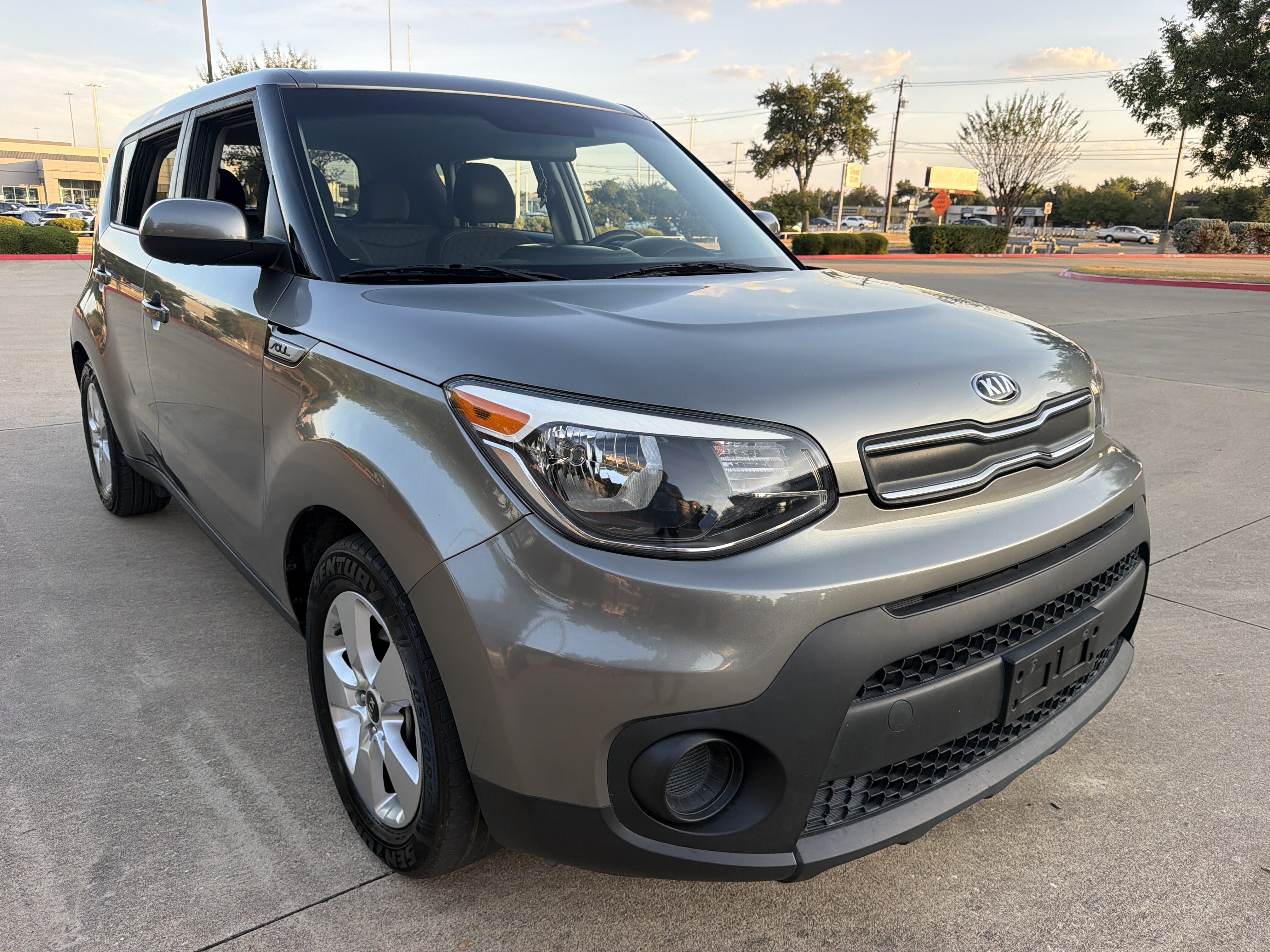Used 2018 Kia Soul w/ Convenience Package FWD image 1