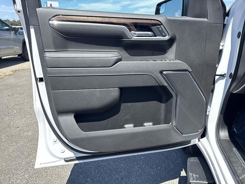 New 2026 GMC Sierra 1500 SLE AWD/4WD image 19