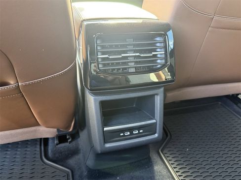 New 2025 Volkswagen ID.4 Pro image 25