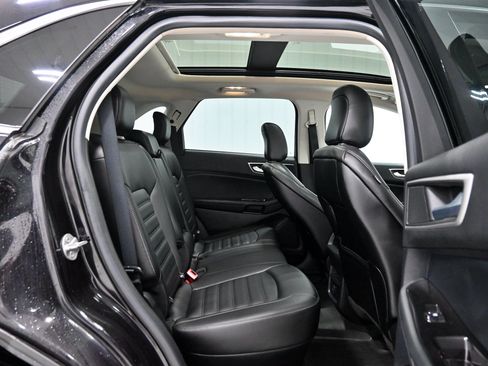 Used 2020 Ford Edge SEL w/ Cold Weather Package AWD/4WD image 31