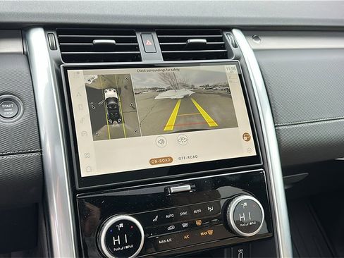 New 2026 Land Rover Discovery Limited Edition image 19