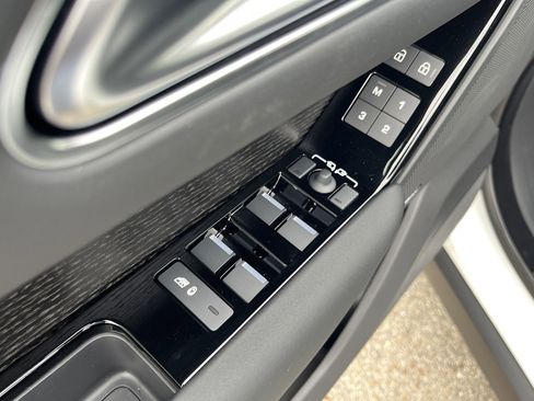 New 2026 Land Rover Range Rover Velar Dynamic SE image 21