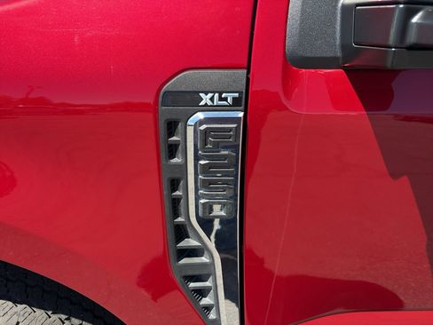 Used 2024 Ford F250 XLT w/ FX4 Off-Road Package AWD/4WD image 9