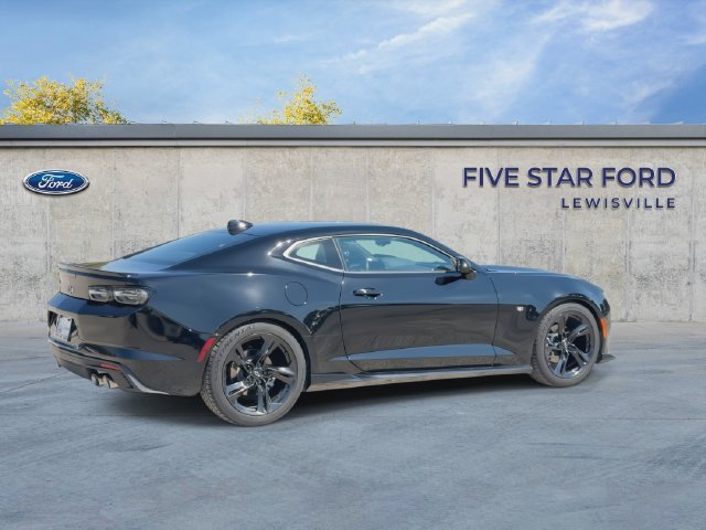 Used 2022 Chevrolet Camaro LT RWD image 8