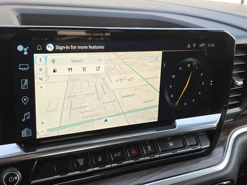 Used 2025 Chevrolet Silverado 2500 LT w/ Convenience Package image 26