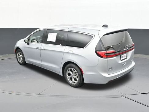 Used 2024 Chrysler Pacifica Limited FWD image 59