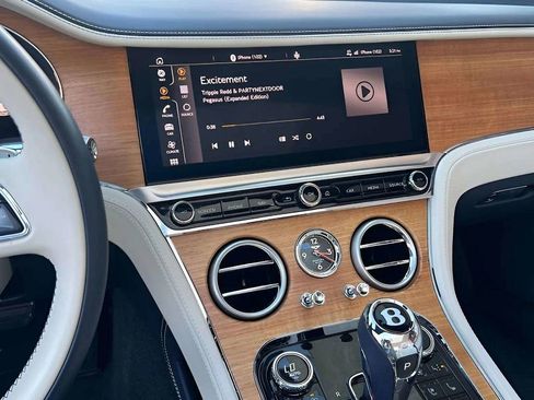 Used 2024 Bentley Continental GT image 29