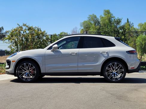 Certified 2023 Porsche Macan S AWD/4WD image 2