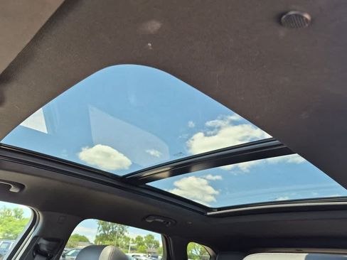 Used 2023 Chevrolet Blazer RS FWD image 19