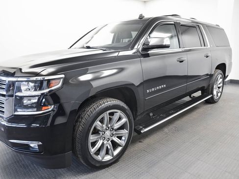 Used 2015 Chevrolet Suburban LTZ image 3