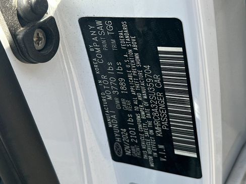 Used 2025 Hyundai Venue SEL FWD image 4