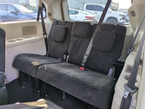 Used 2013 Dodge Grand Caravan SXT FWD image 25