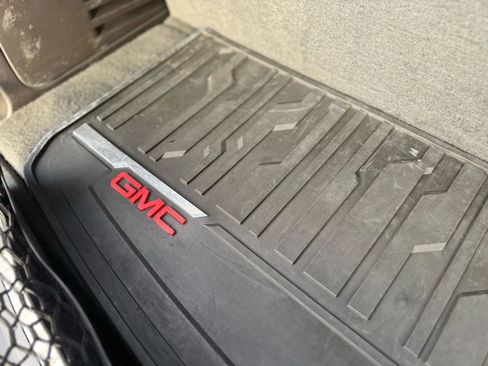 Used 2019 GMC Yukon Denali w/ Denali Ultimate Package AWD/4WD image 46