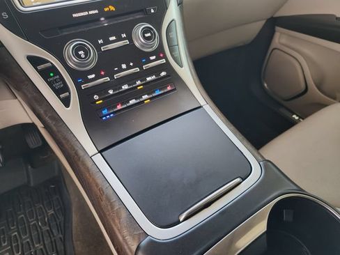 Used 2018 Lincoln MKX Reserve w/ Lincoln MKX Climate Package FWD image 18