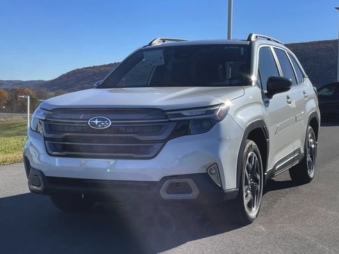 Used 2025 Subaru Forester Limited AWD/4WD image 5