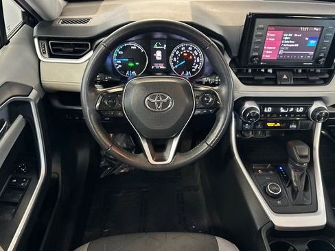 Certified 2021 Toyota RAV4 XLE w/ Convenience Package image 18