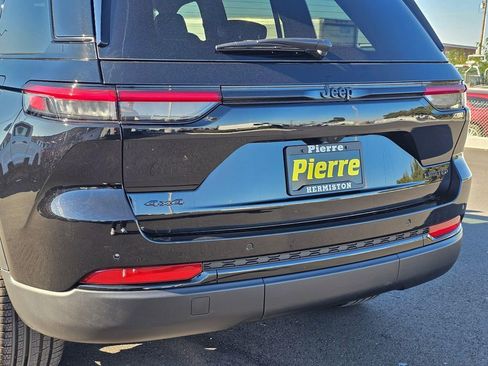 New 2025 Jeep Grand Cherokee L Limited w/ Black Appearance Package image 7