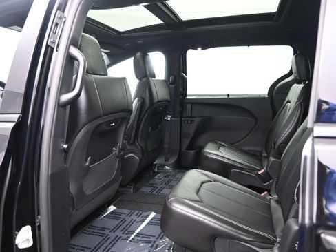 New 2026 Chrysler Pacifica Select w/ S Appearance Package FWD image 23