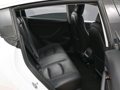 Used 2020 Tesla Model 3 Standard Range Plus image 32