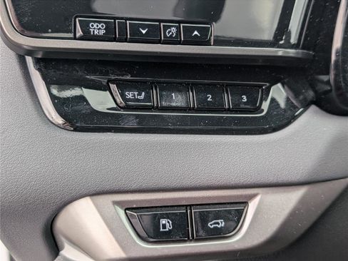 Used 2025 Lexus RX 500h F Sport w/ Convenience Package image 25