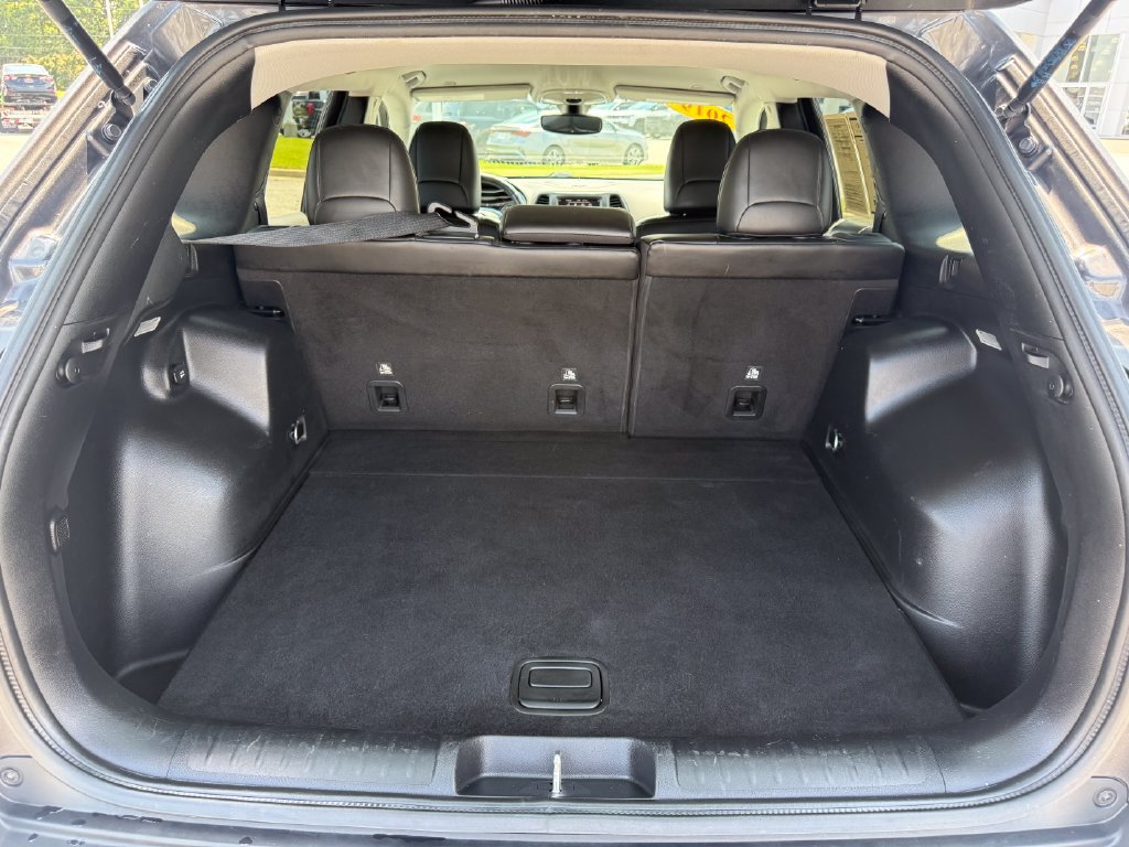 Used 2019 Jeep Cherokee Trailhawk w/ Cold Weather Group AWD/4WD image 21
