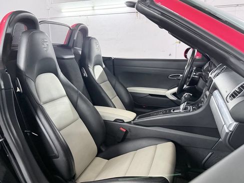 Used 2018 Porsche 718 Boxster RWD image 22