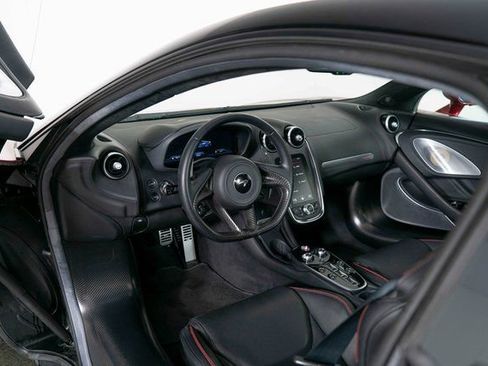 Used 2023 McLaren GT image 16