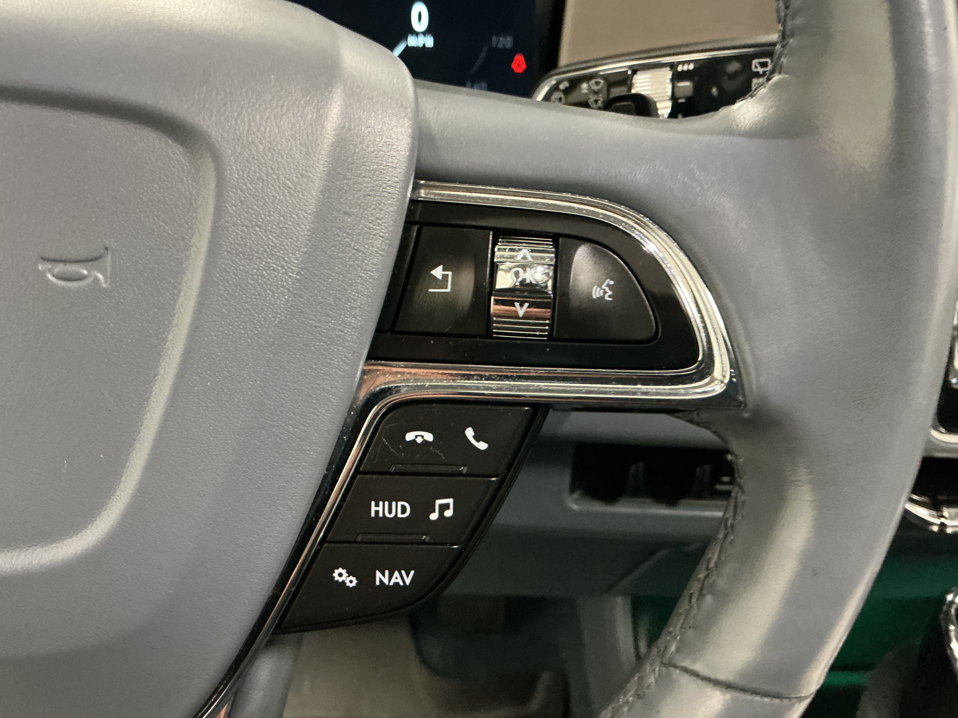 Used 2020 Lincoln Navigator Black Label w/ Cargo Convenience Package AWD/4WD image 22