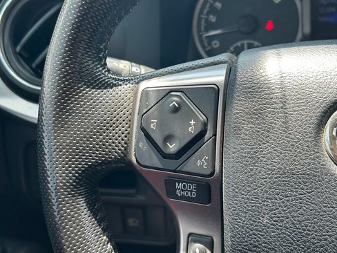 Used 2019 Toyota Tacoma SR5 AWD/4WD image 33
