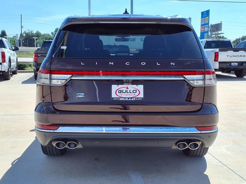Used 2024 Lincoln Aviator Reserve w/ Equipment Group 201A RWD image 7