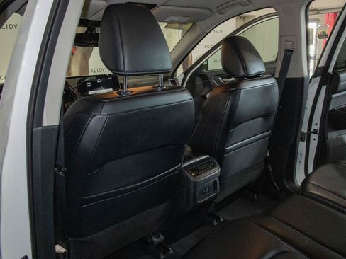 Used 2022 Nissan Pathfinder SL w/ SL Black Package AWD/4WD image 10