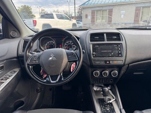 Used 2018 Mitsubishi Outlander Sport SE AWD/4WD image 12