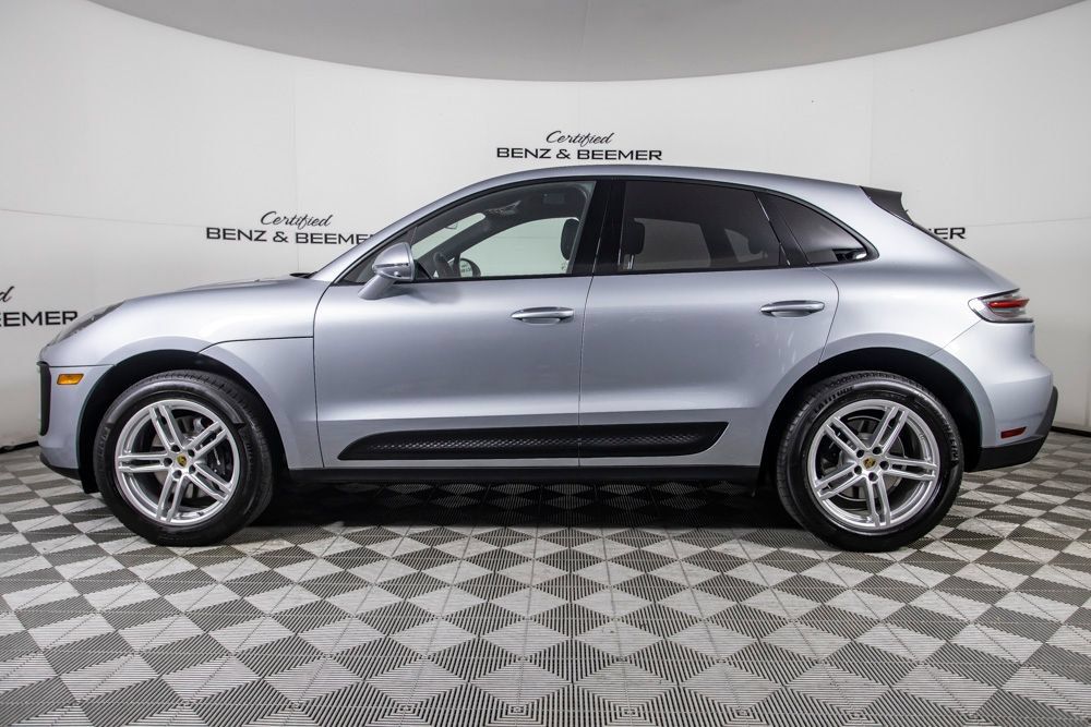 Used 2025 Porsche Macan Turbo AWD/4WD image 10