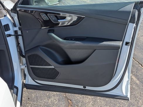 Used 2024 Audi Q8 Prestige image 31