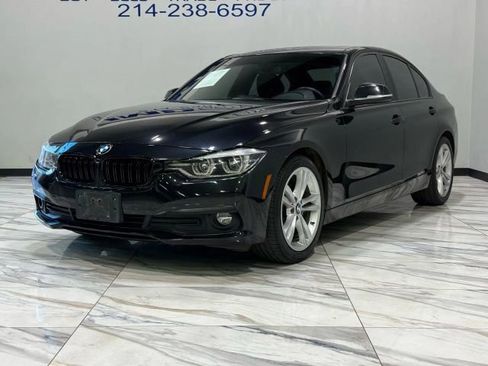Used 2018 BMW 320i Sedan w/ Sport Package image 2