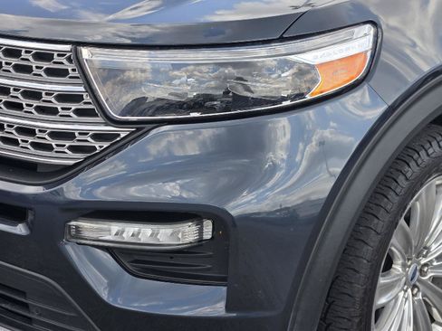Used 2022 Ford Explorer Limited w/ Equipment Group 301A RWD image 10