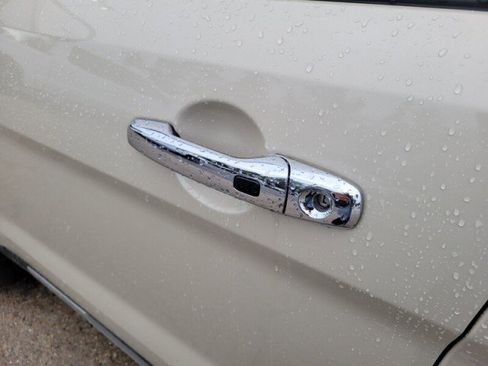 Used 2018 Ford Explorer Limited image 5