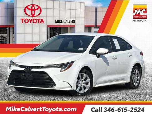 Used 2023 Toyota Corolla LE FWD image 1
