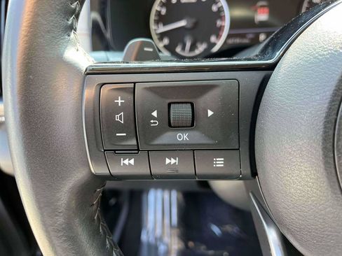 Used 2023 Nissan Pathfinder SL w/ Black Appearance Package AWD/4WD image 18