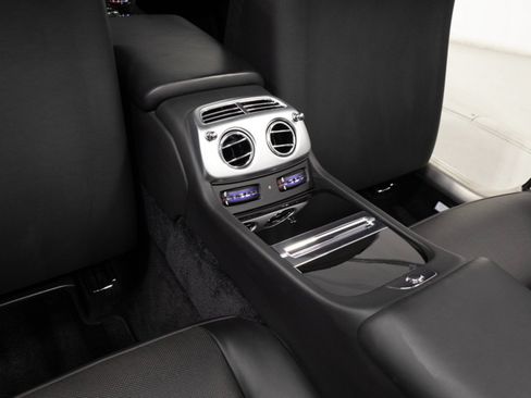 Used 2019 Rolls-Royce Dawn RWD image 46