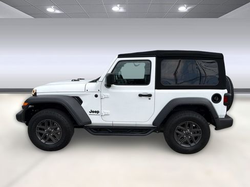 Used 2024 Jeep Wrangler Sport AWD/4WD image 2