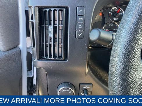 Used 2024 GMC Savana 2500 w/ Driver Convenience Package image 16