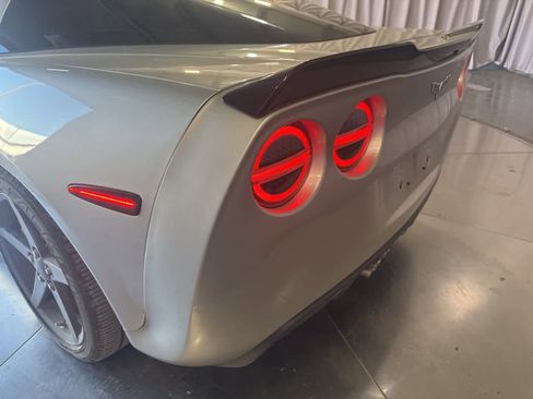 Used 2007 Chevrolet Corvette Coupe image 12