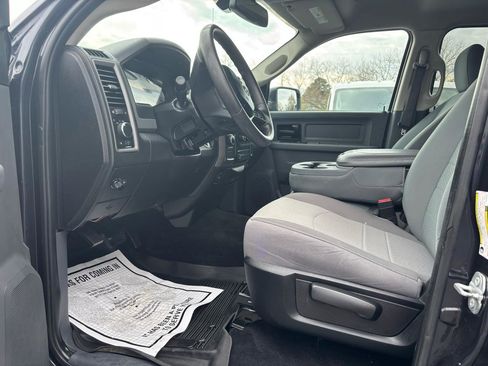 Used 2018 RAM 2500 Tradesman w/ Chrome Appearance Group AWD/4WD image 8